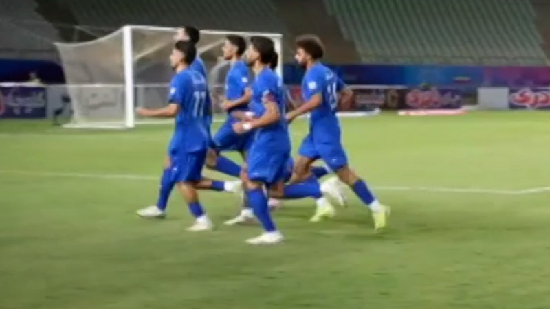 گل اول استقلال‌خوزستان به فجرسپاسی (مهدی‌زاده)