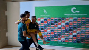 خروج عجیب یادگار رستمی از ورزشگاه!