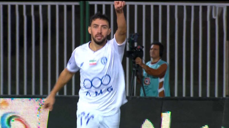 گل اول استقلال به چادرملو توسط منیرالحدادی