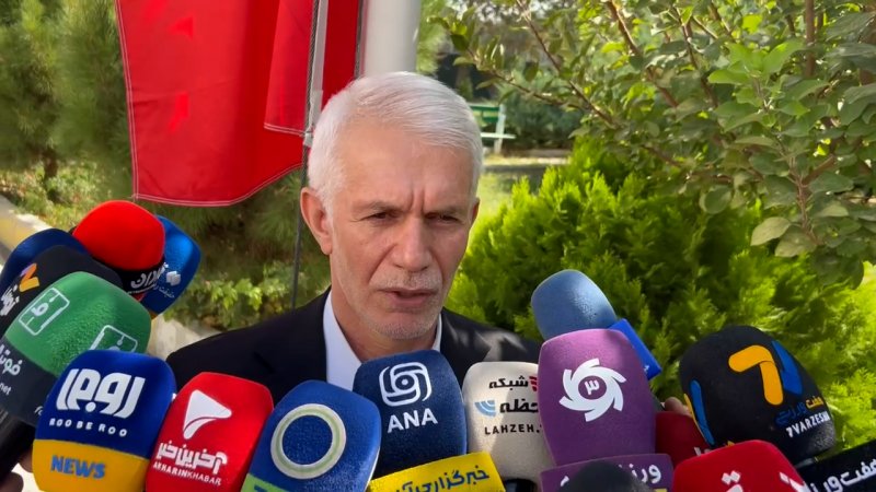 اسبقیان: بازسازی ورزشگاه آزادی یک کار اساسی است