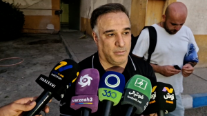 دین محمدی: پیشکسوتان بدون پول بازی کردند