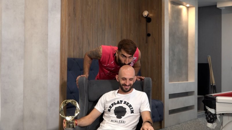 بیرانوند: ایگور دستم را بوسید، سر کچل او را می‌بوسم!