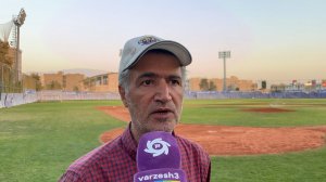 گفتگو با بازیکنان بیس‌بال در حاشیه رقابتهای لیگ