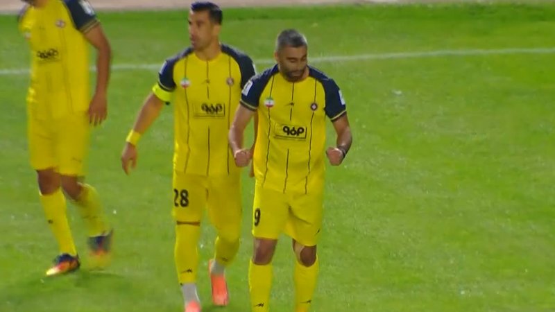 گل اول سپاهان به آخال توسط کاوه رضایی