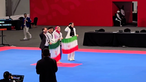 سلام نظامی و جشن قهرمانی تیم میکس پومسه با پرچم ایران