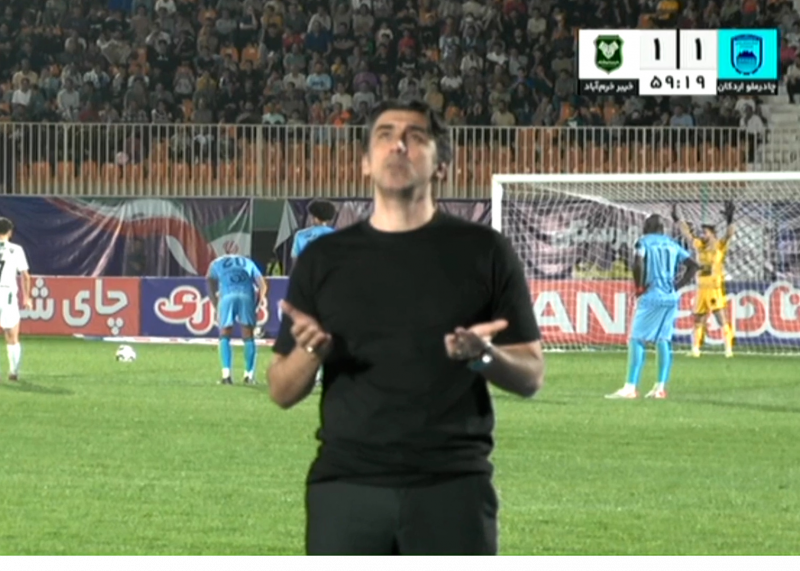 دست به دعا شدن مهدی رحمتی پیش از پنالتی خیبر