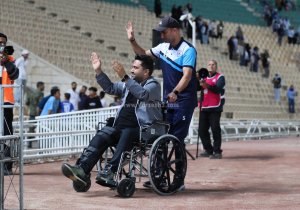 شور و اشتیاق سرمربی چادرملو روی ویلچر