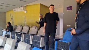 تشویق یاسر آسانی از سوی هواداران استقلال