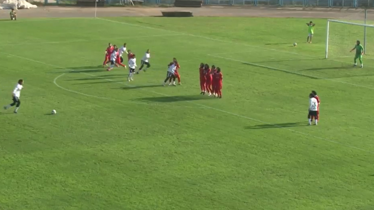 دروازه‌بان زنان پرسپولیس و دریافت گل‌های عجیب!