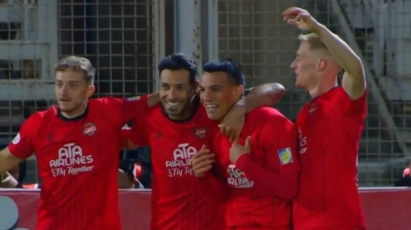 گل اول تراکتور به پرسپولیس توسط حسین‌زاده