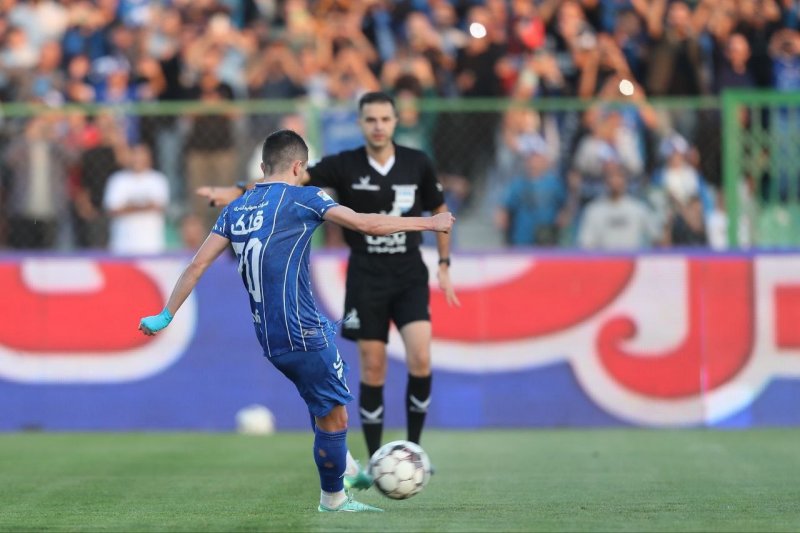 گل اول استقلال به آلومینیوم توسط یاسر آسانی