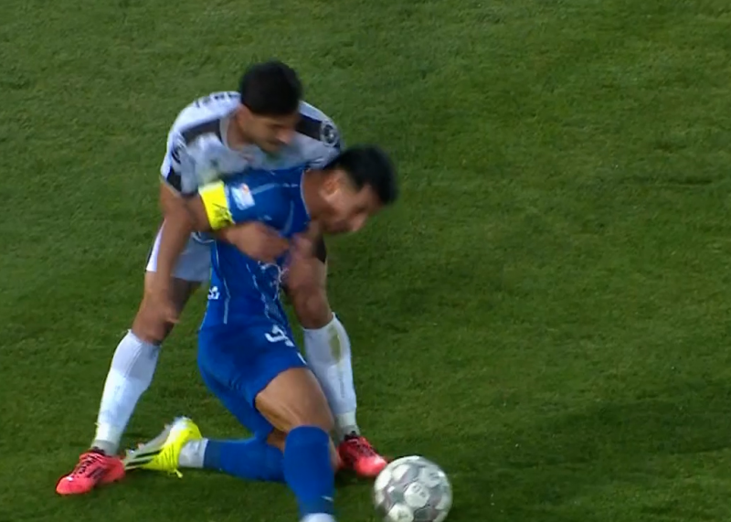 بهرام گودرزی با فن کشتی مقابل استقلال اخراج نشد