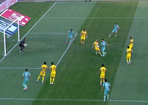 صحنه مشکوک به خطای پنالتی در محوطه فجر