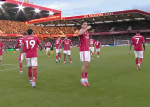 گل اول ناتینگهام فارست به منچستریونایتد (گیبس وایت)