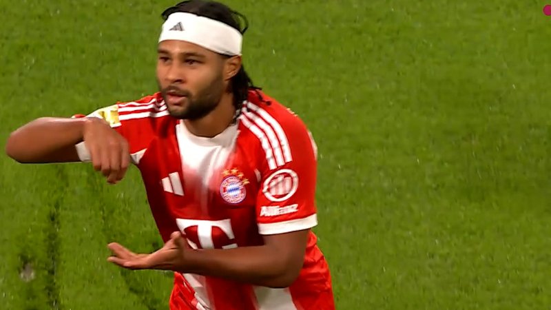 گل اول بایرن مونیخ به لورکوزن توسط گنبری