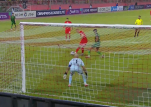 فرصت سوزی اشترکالی مقابل دروازه الشرطه 