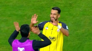 گل اول سپاهان به آخال توسط رضاوند