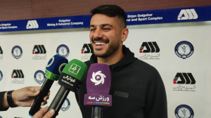 مصلح: شادی گل رو به پسرم امیرحسن تقدیم کردیم