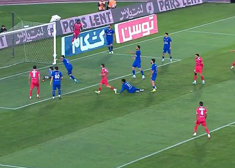 ضربه خطرناک باکیچ با اختلاف کمی به بیرون رفت 