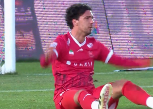 صحنه مشکوک به پنالتی روی باکیچ در محوطه جریمه