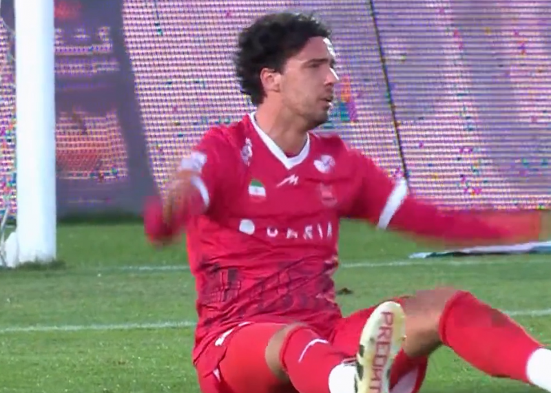 صحنه مشکوک به پنالتی روی باکیچ در محوطه جریمه