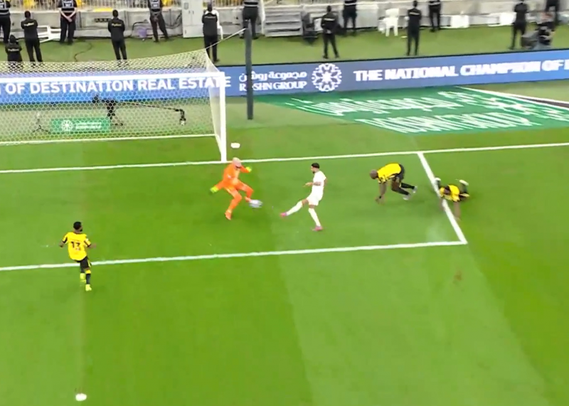 گل اول الاهلی به الاتحاد توسط محرز