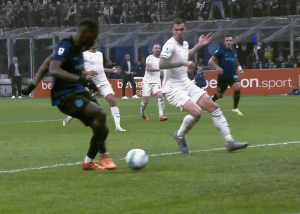 گل دوم اینتر به لاتزیو توسط یوان بونی