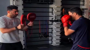 شوخی روا با تمرین بوکس هاشمیان