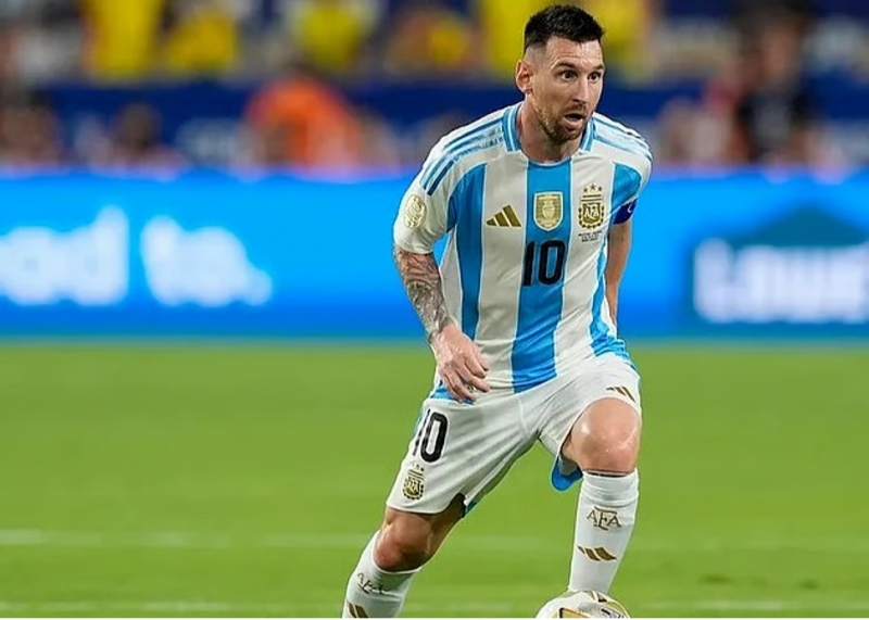 گل دوم آرژانتین به آنگولا توسط مسی