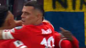 گل اول سوئیس به سوئد توسط امبولو