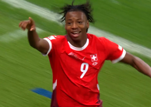 گل چهارم سوئیس به سوئد توسط مانزامبی