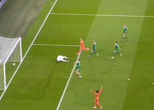 گل چهارم هلند به لیتوانی (مالن)