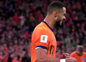 گل دوم هلند به لیتوانی توسط خاکپو