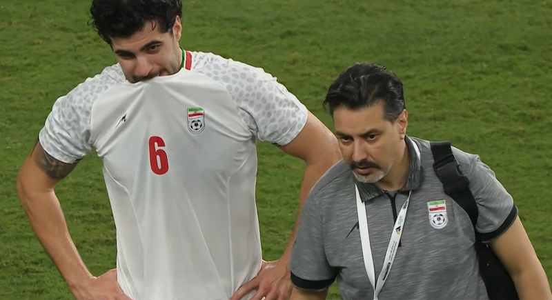 مصدومیت عزت‌اللهی و تعویض با محمد قربانی