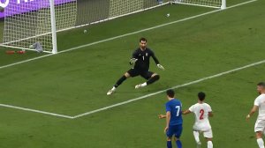 موقعیت عالی گلزنی برای ازبکستان که توپ به بیرون رفت