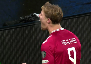 گل اول دانمارک به اسکاتلند توسط هویلوند