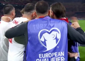 گل دوم ترکیه به اسپانیا توسط اوزجان 