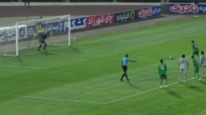 پنالتی شمس آذر به نیروی‌زمینی به آسمان رفت!