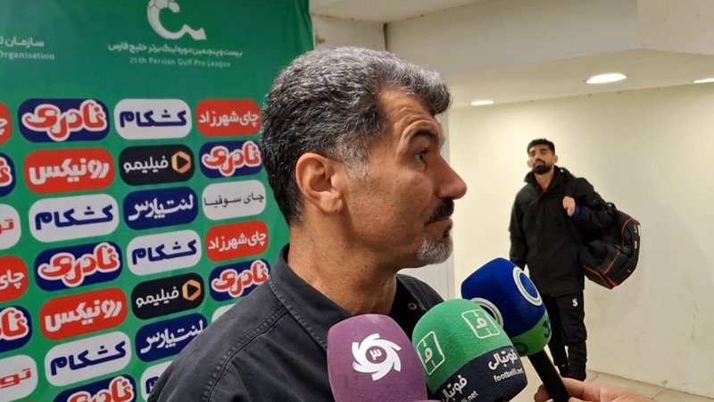 داریوش یزدی : ناظر بازی تصور می‌کرد با کت‌وشلوار کسی است!