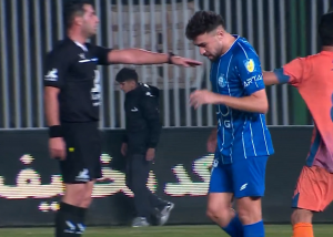 ضربه منیر الحدادی به شکلی خطرناک به بیرون رفت