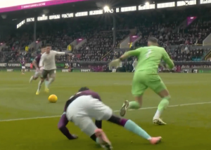 گل دوم چلسی به برنلی توسط انزو فرناندز