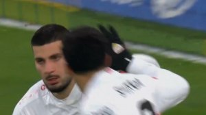 گل اول اشتوتگارت به دورتموند توسط دنیز اونداو