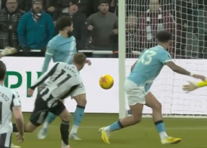 گل اول نیوکسل به منچسترسیتی توسط بارنس