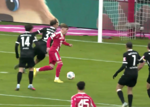 گل اول بایرن مونیخ به فرایبورگ (کارل)