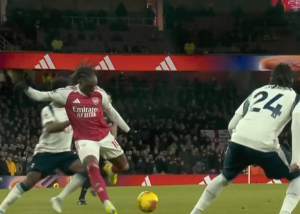 گل سوم آرسنال به تاتنهام (ابرچی ازه)