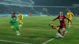 خوش شانسی تراکتور مقابل ضربه چیپ چران