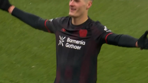 گل دوم بایرلورکوزن به منچسترسیتی (شیک}