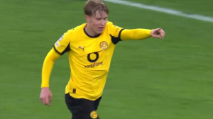 گل چهارم دورتموند به ویارئال توسط اسونسن