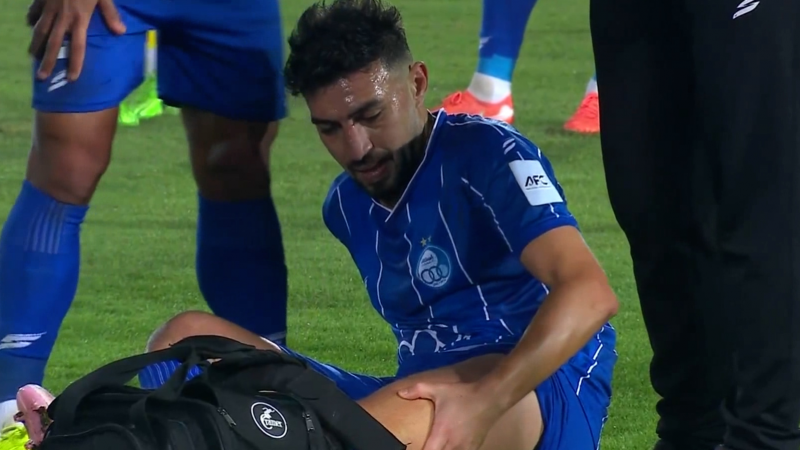 مصدومیت منیر الحدادی و تعویض اجباری برای استقلال