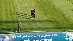 تمرین انفرادی فریبرز گرامی مدافع مصدوم ذوب‌آهن